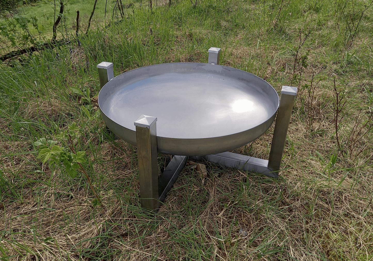 Feuerschale Edelstahl mit Deckel Designerstück 60cm 600mm Outdoor für den Garten von Mein Shop