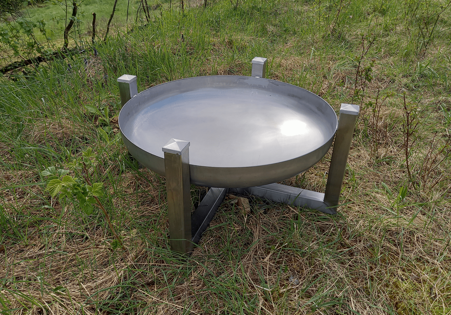 Feuerschale Edelstahl mit Deckel Designerstück 60cm 600mm Outdoor für den Garten von Mein Shop